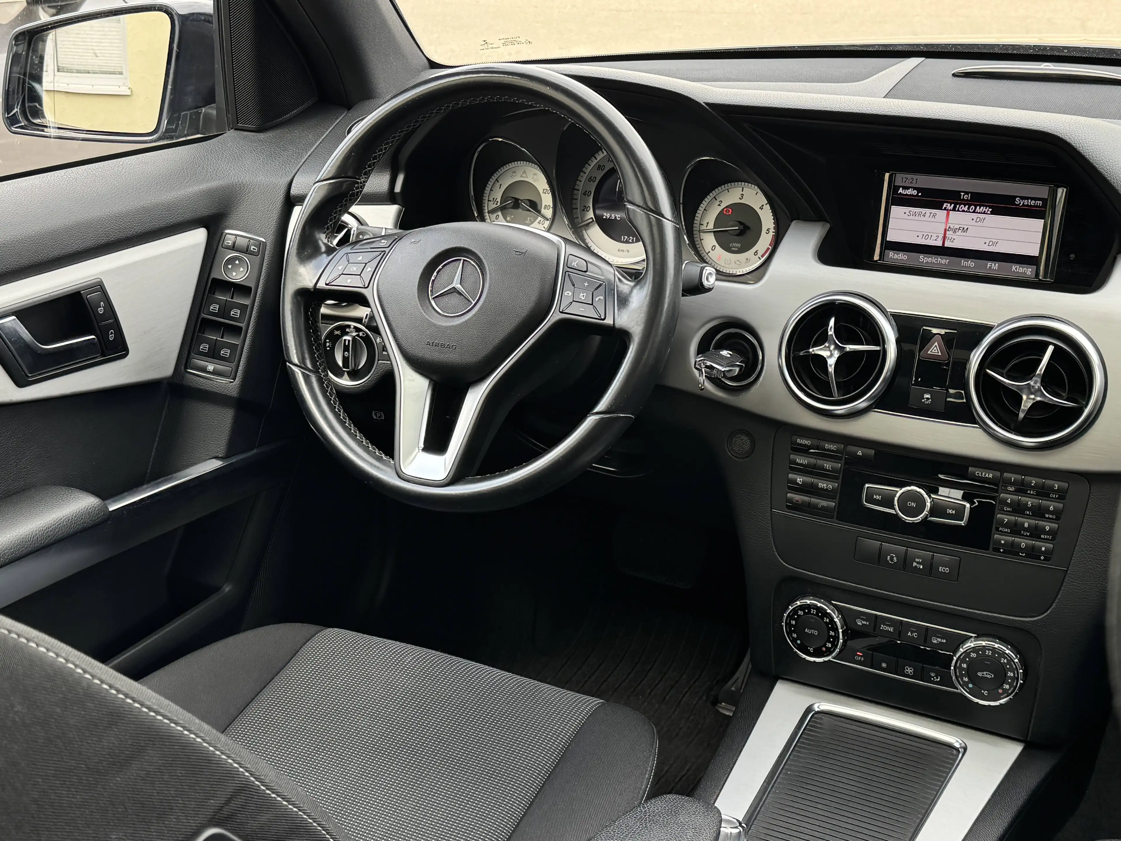 Mercedes-Benz GLK 250 GLK 250 BlueTEC 4Matic 7G-TRONIC AMG Line AHK Panorama S.Heft EU6 — photo 15