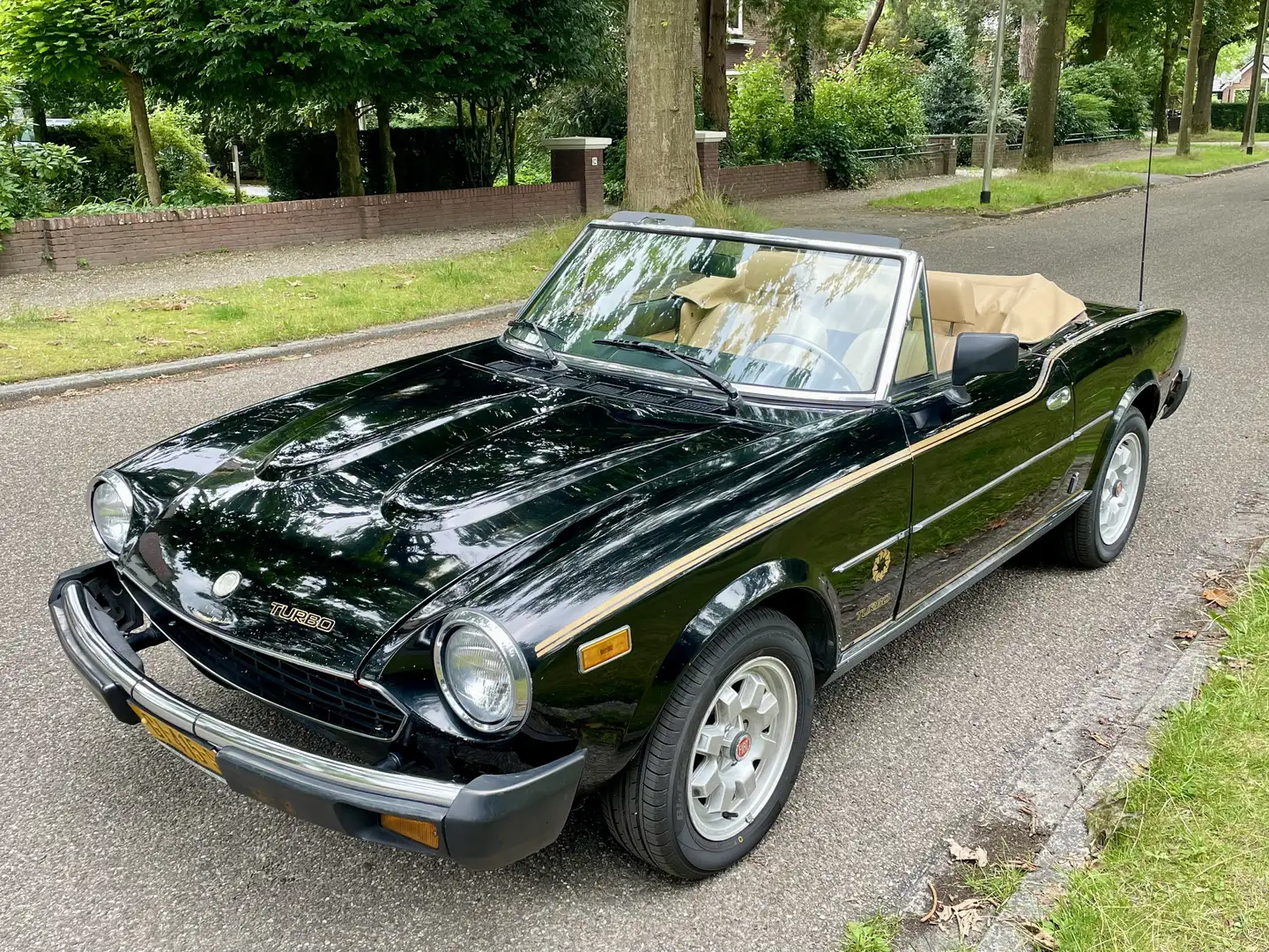 Fiat 124 Spider Turbo - 1