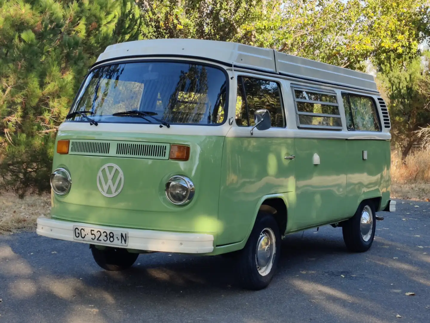 Volkswagen T2 Kombi Verde - 1