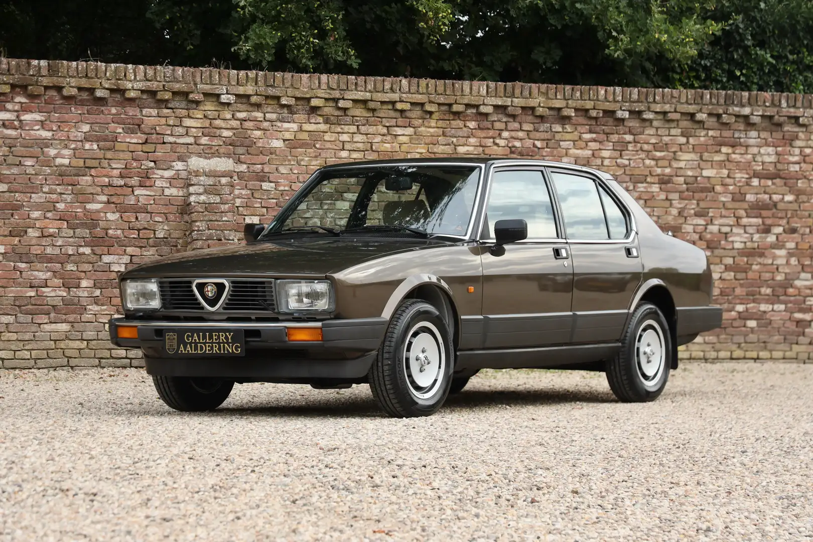 Alfa Romeo Alfetta 2.0 "51.000 kilometers" "Last year production mode Brun - 1