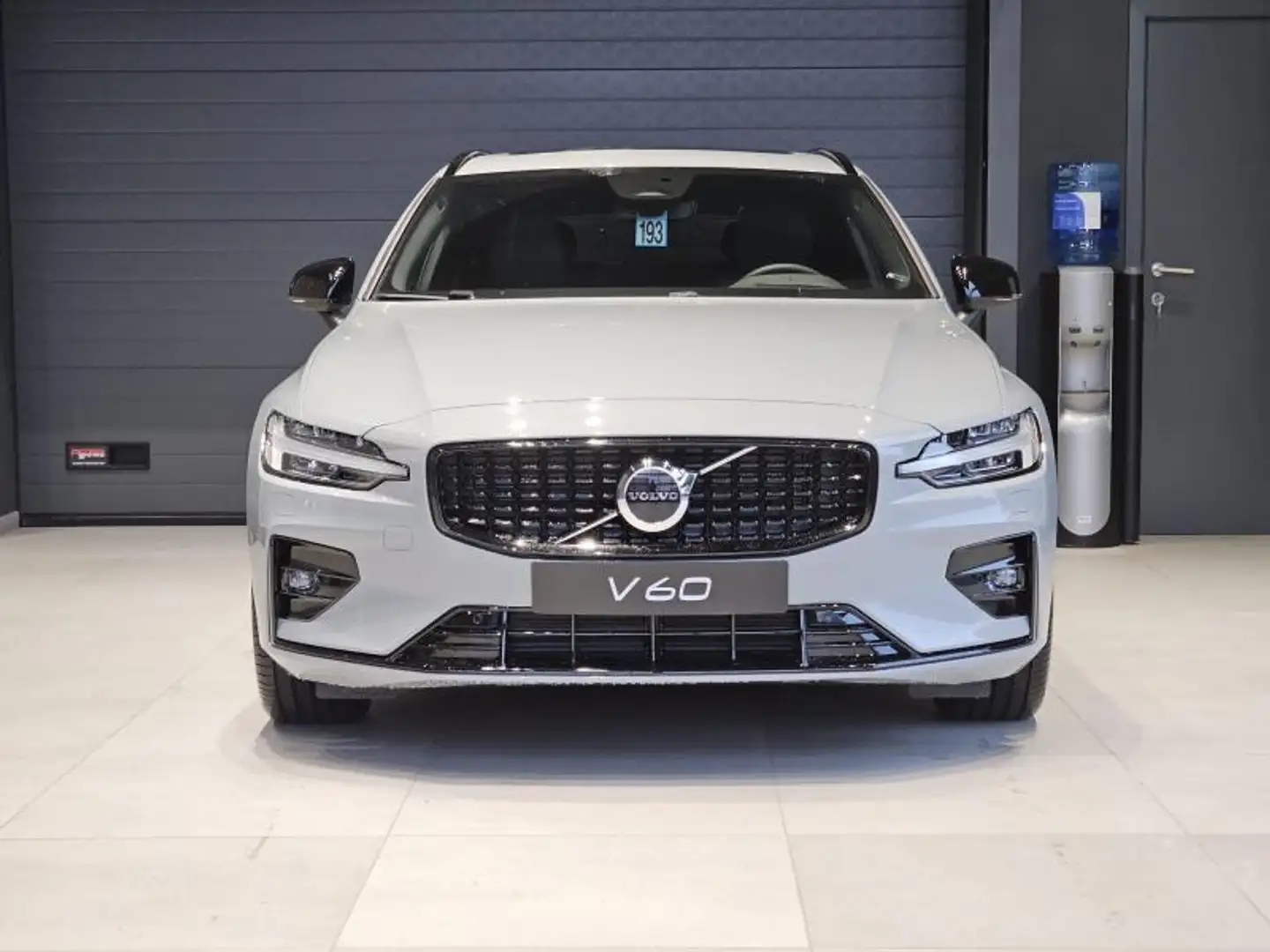 Volvo V60 B3 Ultimate / Essence Gris - 2