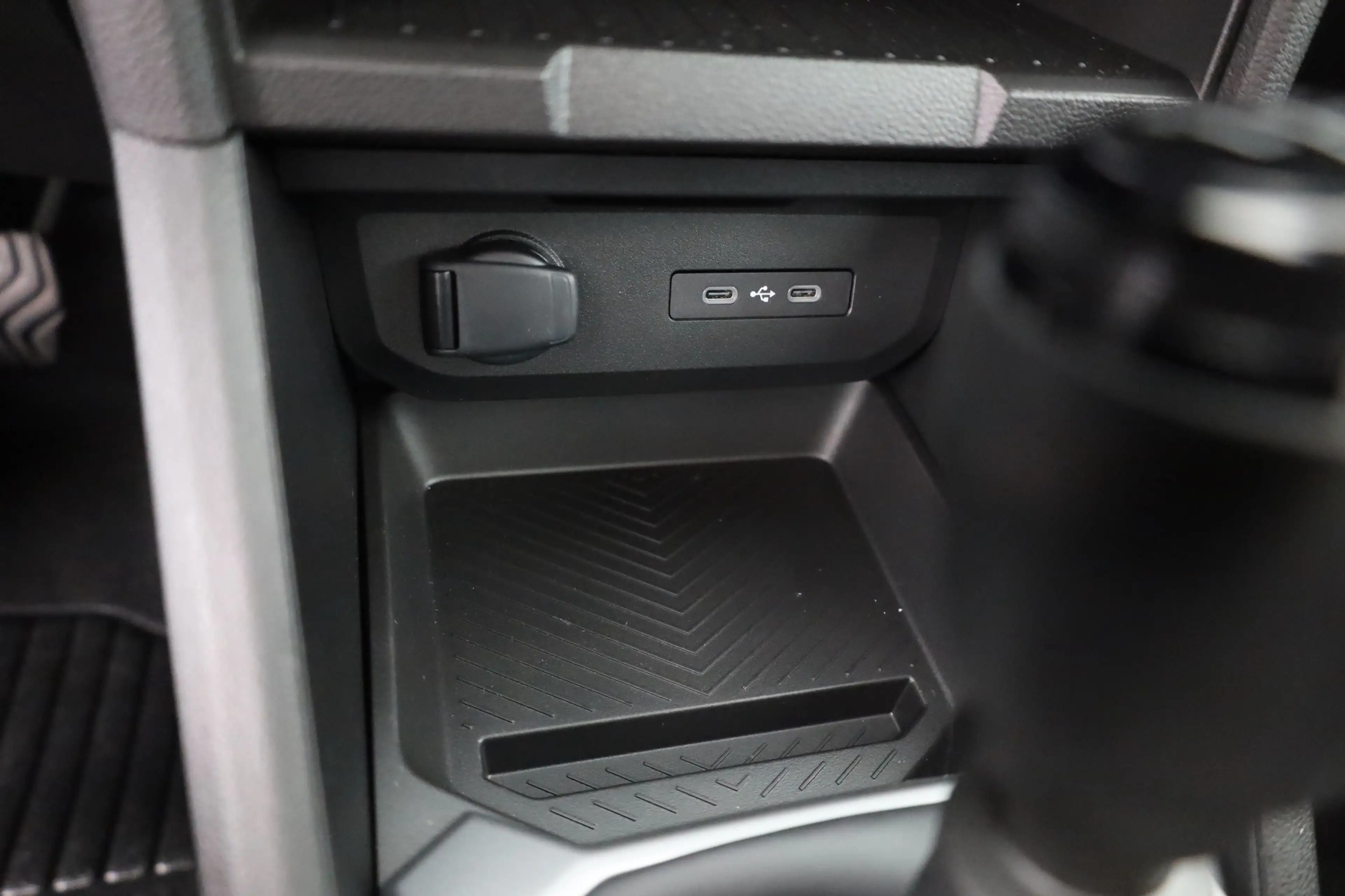 Dacia Bigster Expression 140 mHev LED Kamera Sitzheizung — photo 13