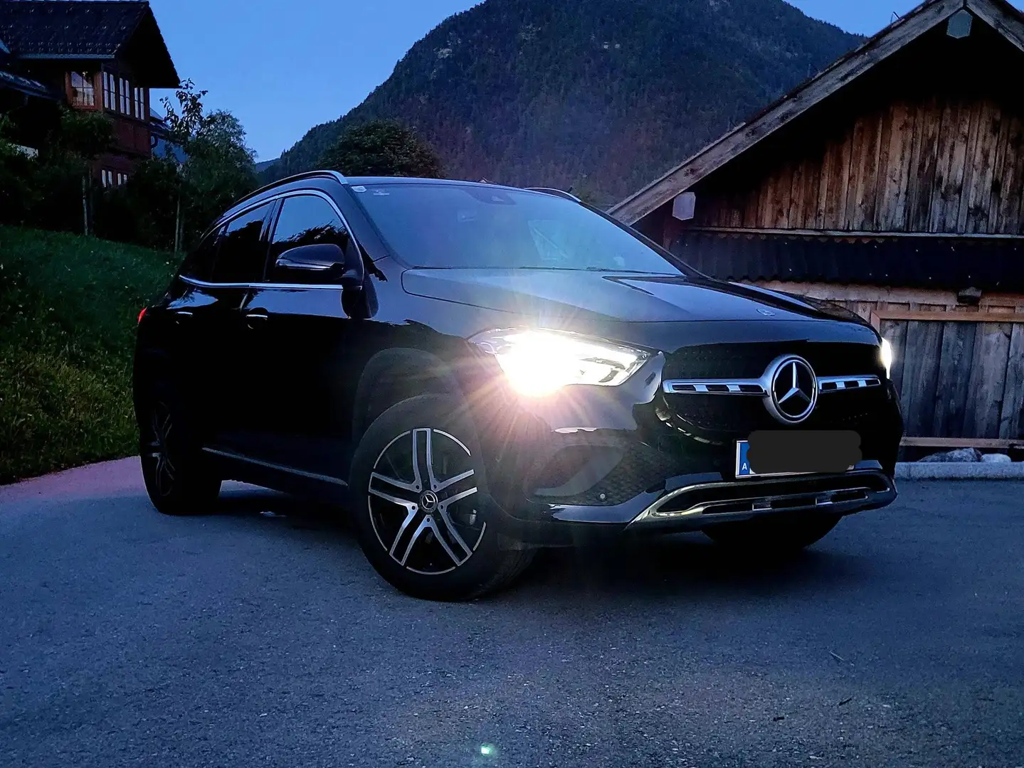 Mercedes-Benz GLA 200 GLA 200 d 4MATIC Aut. Schwarz - 1