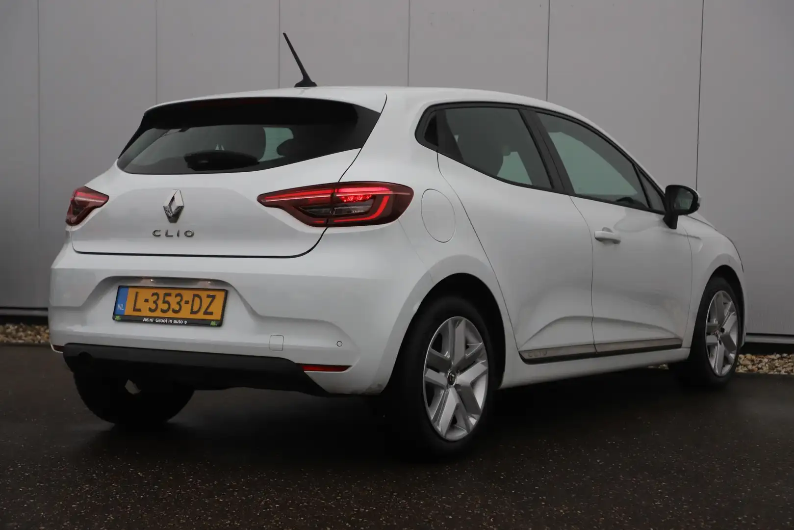 Renault Clio 1.0 TCe Zen Navigatie Airco Cruise Control Carplay Weiß - 2