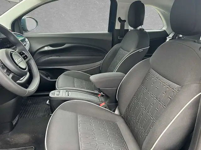 Fiat 500e view 6