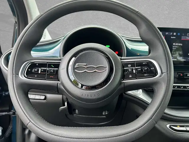Fiat 500e view 11