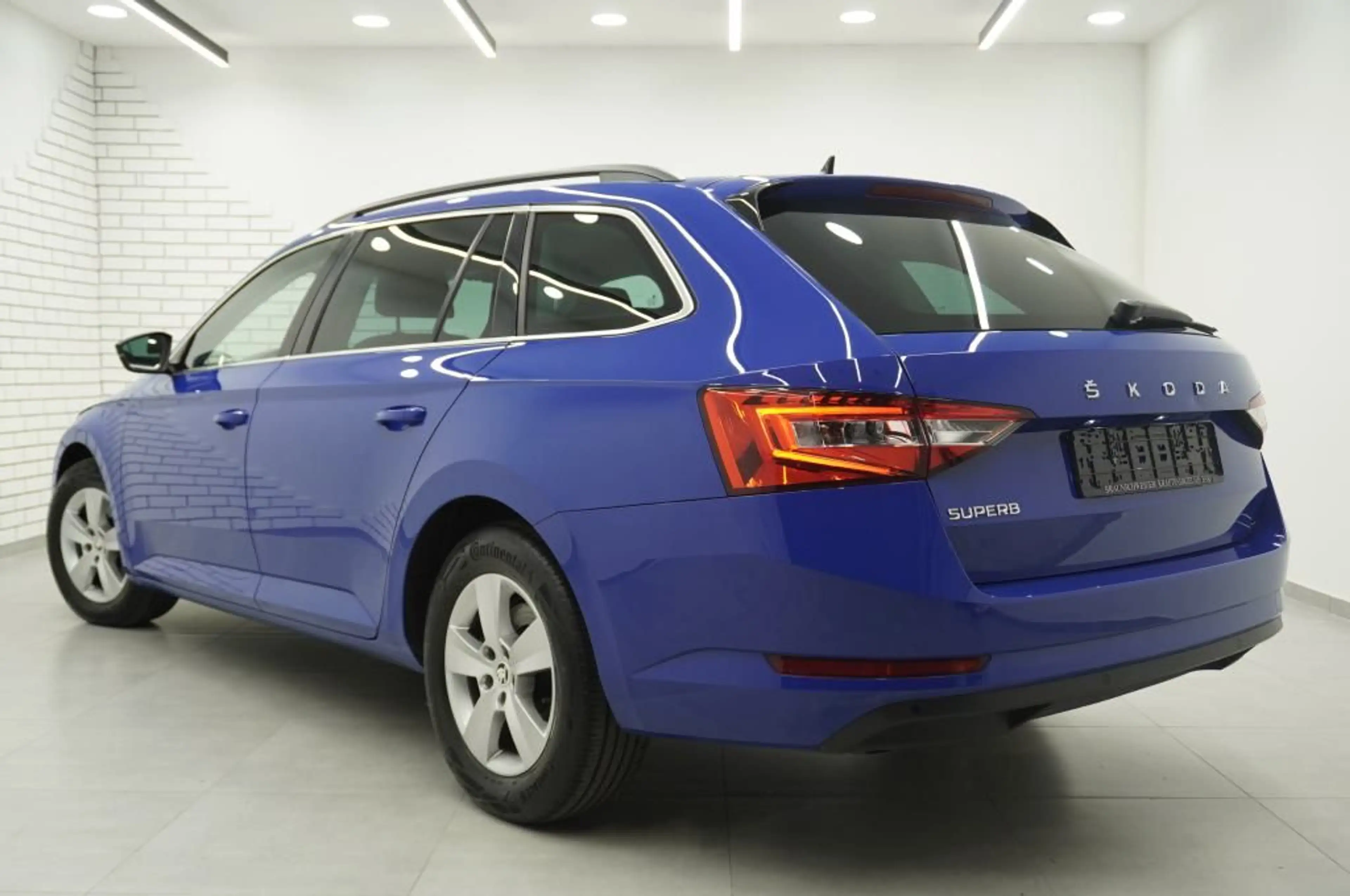 Skoda Superb 2.0 TDi Navi/LED/AHK/Standhzg/ACC — photo 4