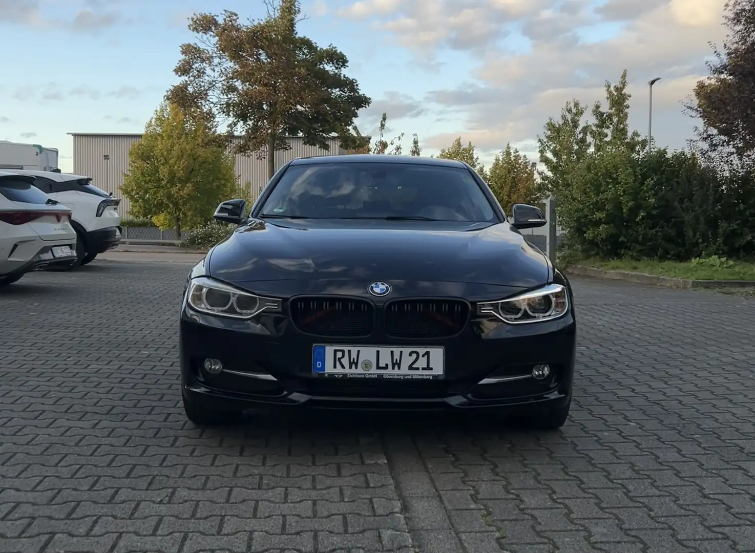 BMW 320 320d Touring xDrive Aut Sport Line Motor revidiert - 2