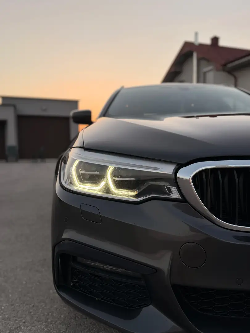 BMW 520 520d xDrive Touring Aut. Schwarz - 1