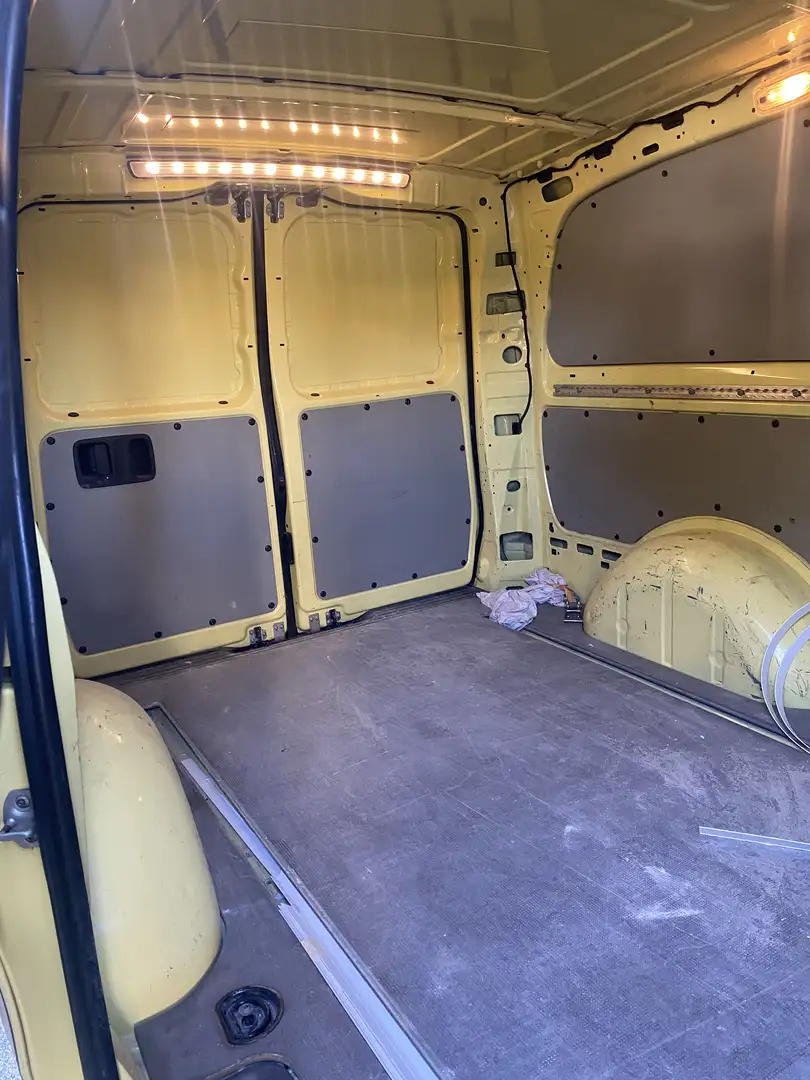 Mercedes-Benz Vito Giallo - 2