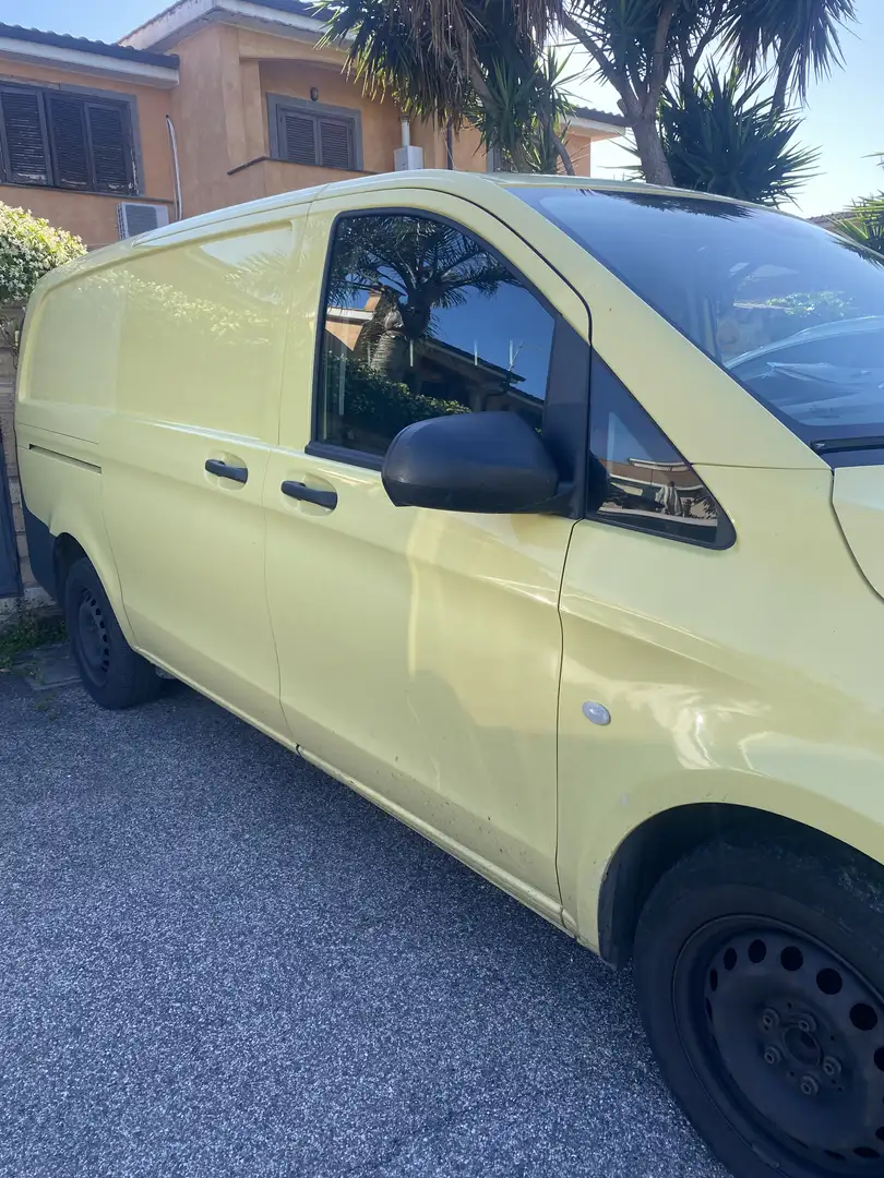 Mercedes-Benz Vito Giallo - 1