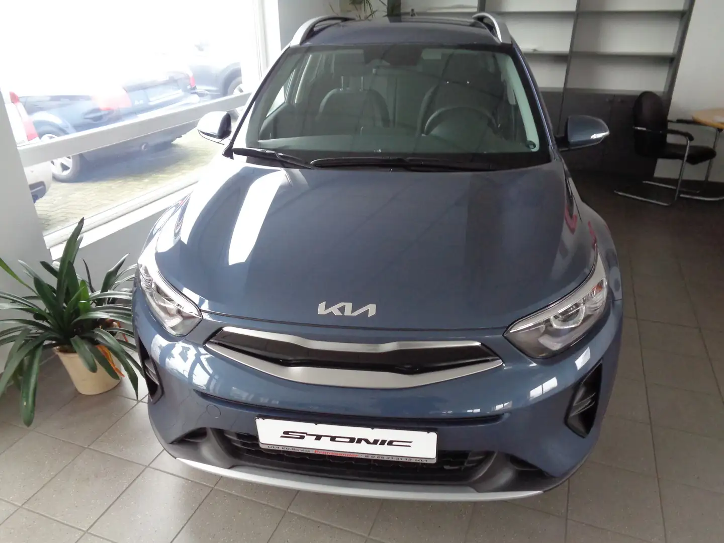 Kia Stonic Vision Blauw - 1