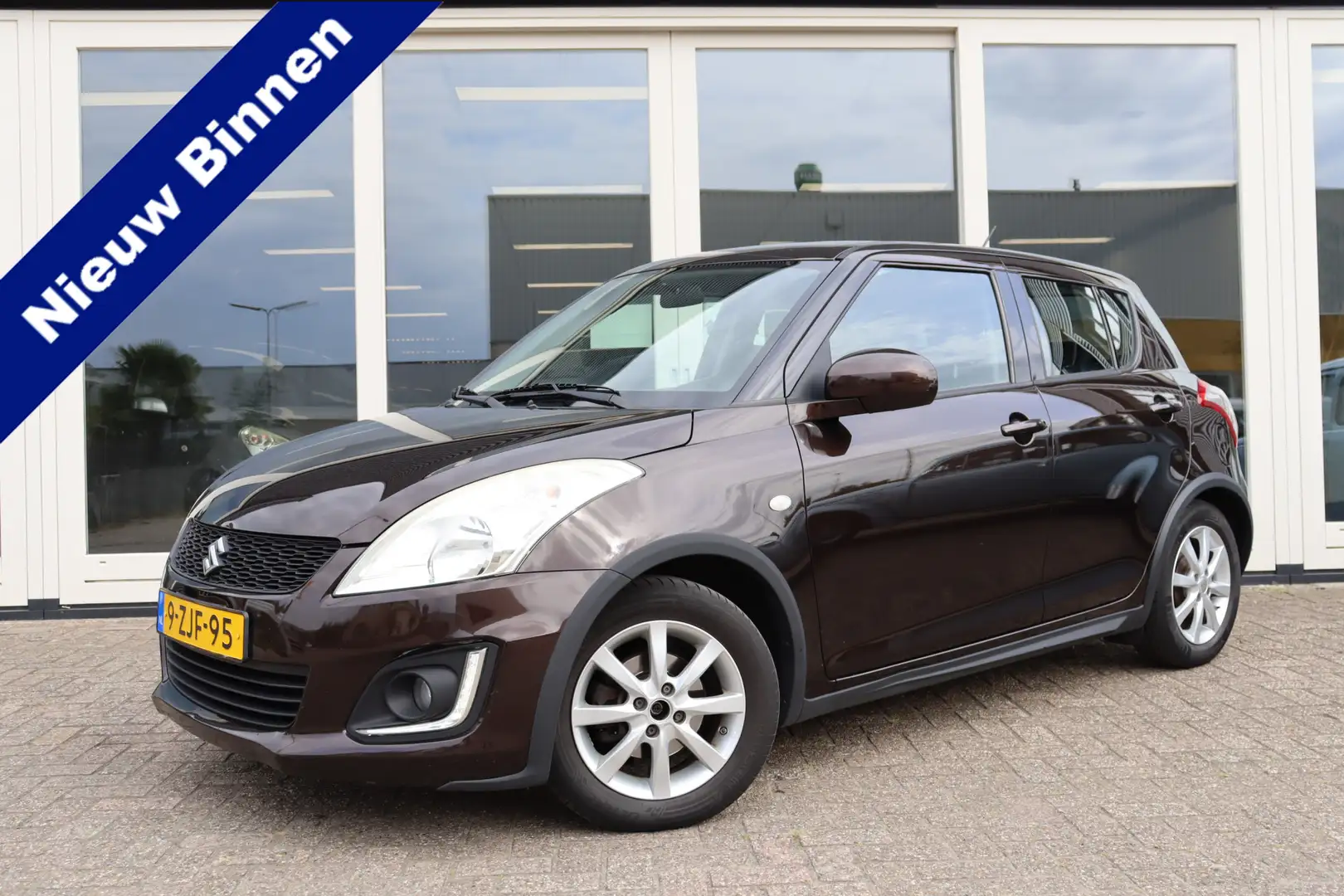 Suzuki Swift 1.2 Dynamic EASSS, Cruise Control, Airco, Prijs Is Braun - 1