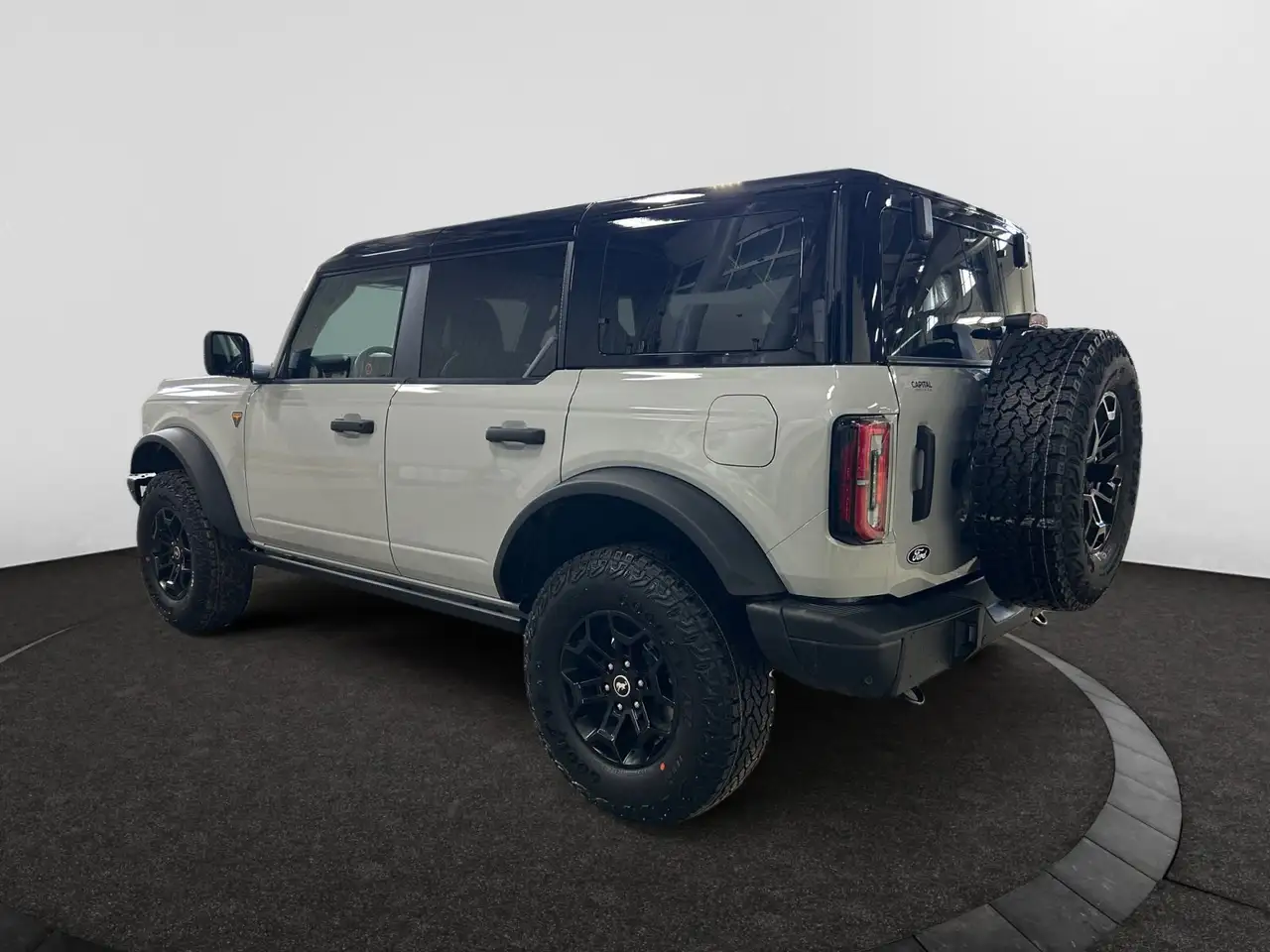 Ford Bronco снимка Ford Bronco