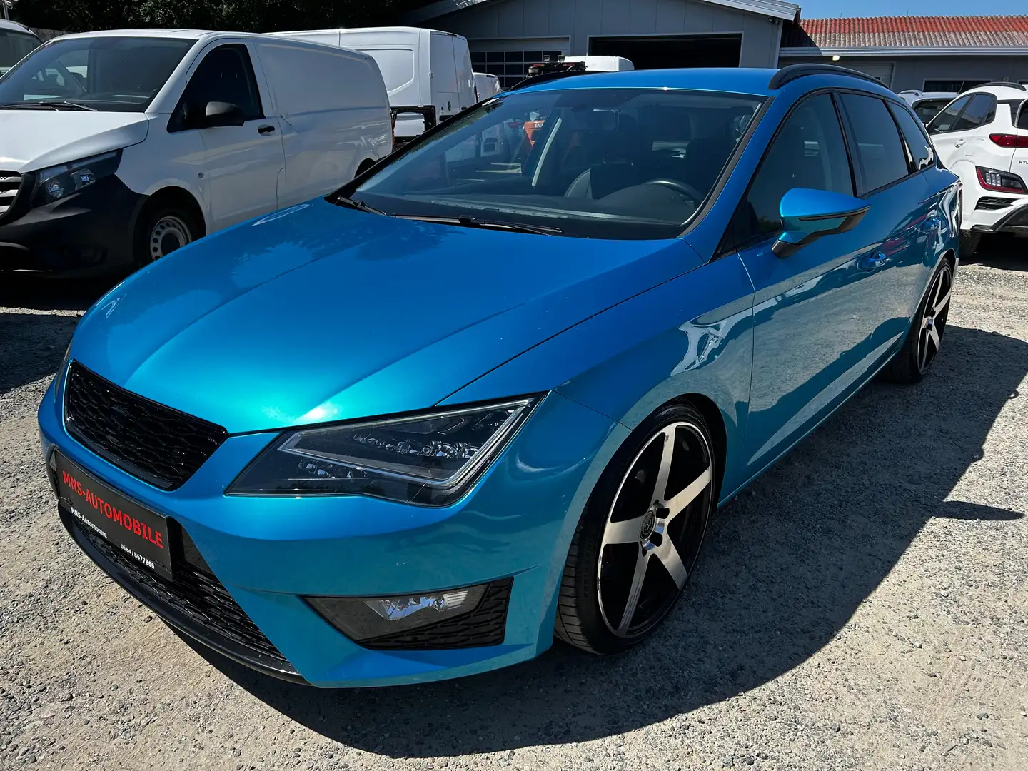 SEAT Leon FR 2.0 TDI Kombi Navigation LED Teilleder Unfall Blau - 1
