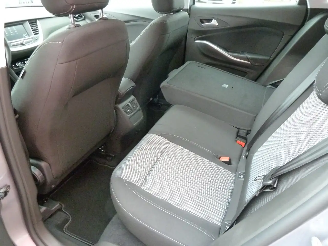 Opel Grandland X Edition 8
