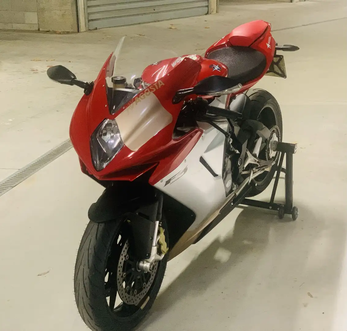 MV Agusta F3 675 Красный - 1