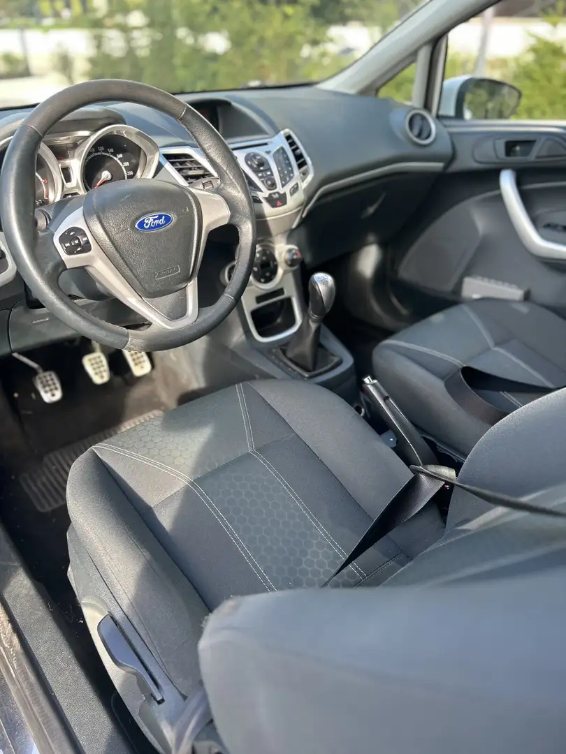 Ford Fiesta 1.6 TDCi 90 Sport - 2