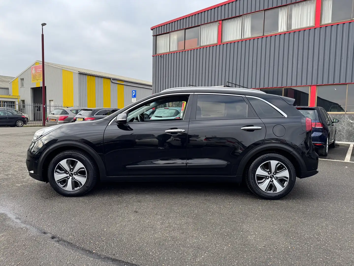 Kia Niro 1.6 GDi Hybrid First Edition / NAP / SP VLG / Noir - 2