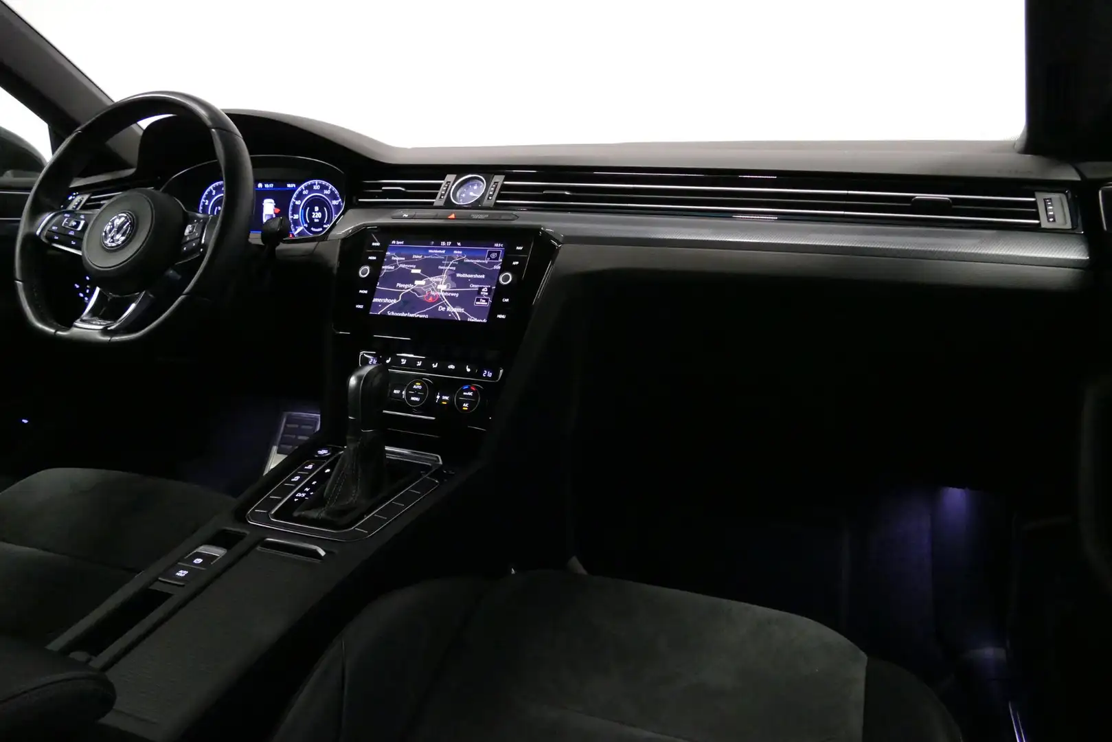 Volkswagen Arteon 2.0 TSI Business R / Stoelverwarming / Apple Carpl Grijs - 2