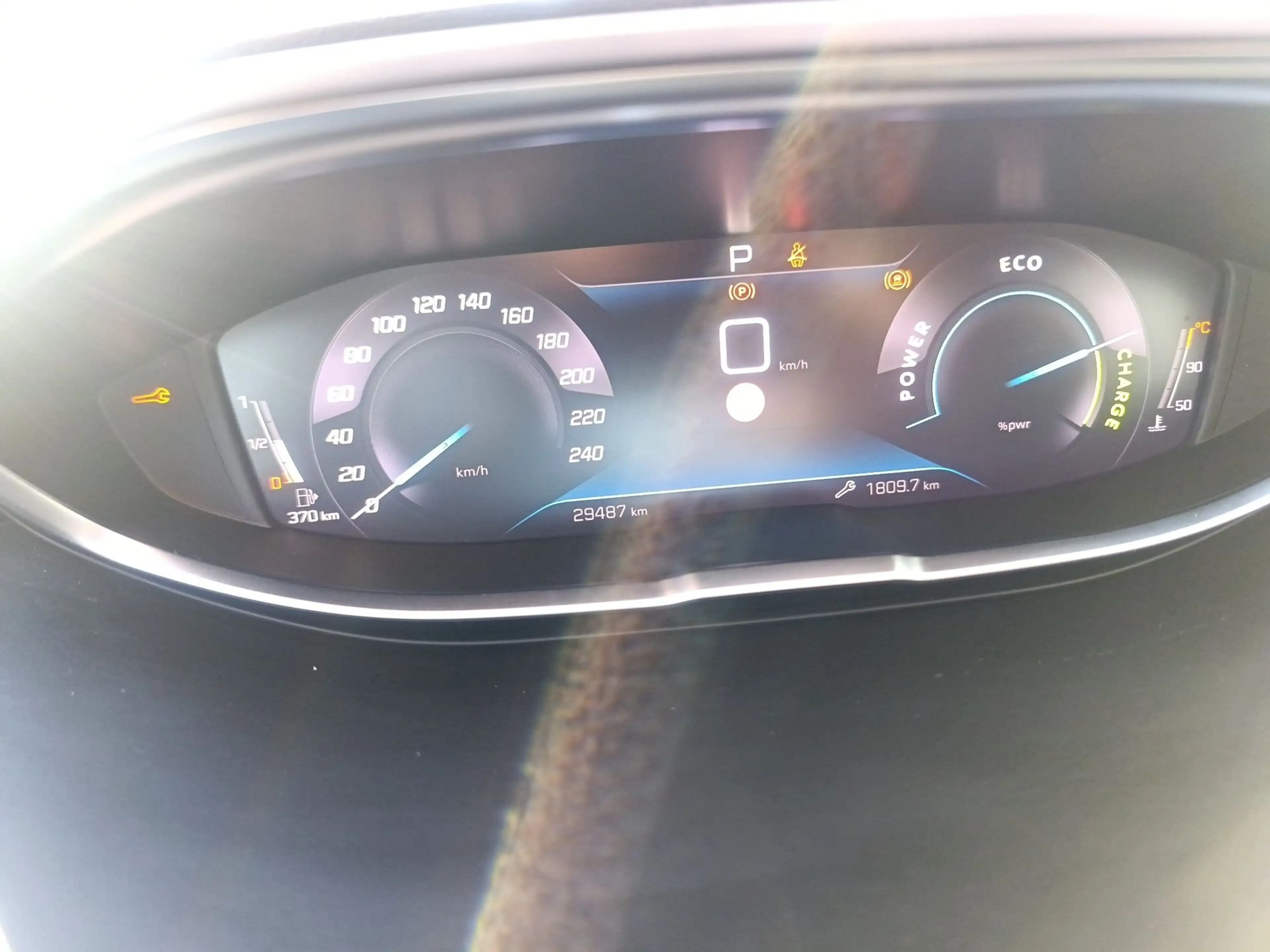 Peugeot 3008 1.2 136 Allure Pack KeyLess LED Navi PDC — photo 6