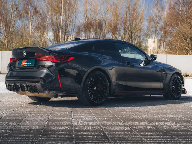 BMW M4 view 6