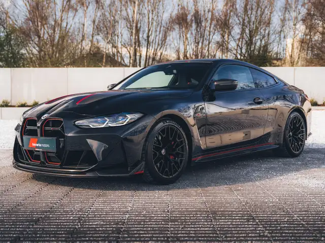 BMW M4 view 3