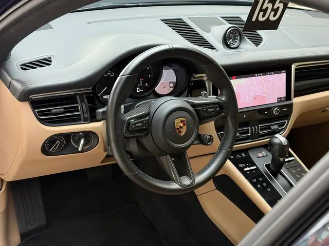 Porsche Macan view 14