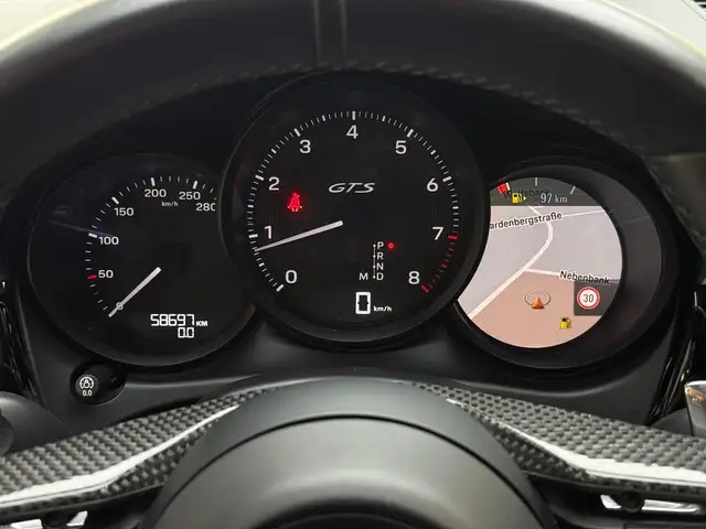 Porsche Macan view 15