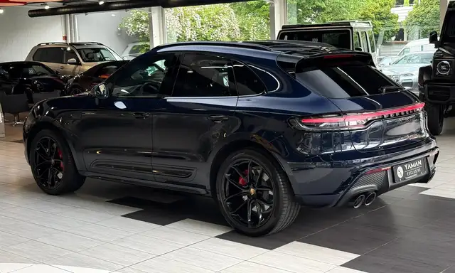 Porsche Macan view 10