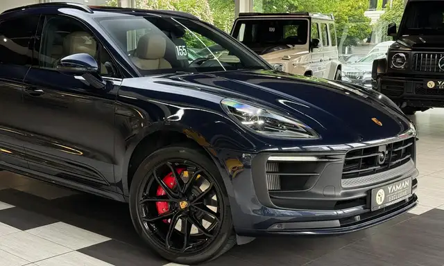 Porsche Macan view 5