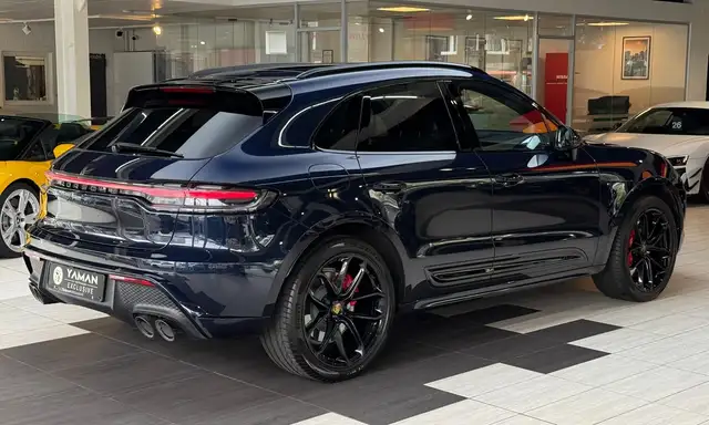 Porsche Macan view 7