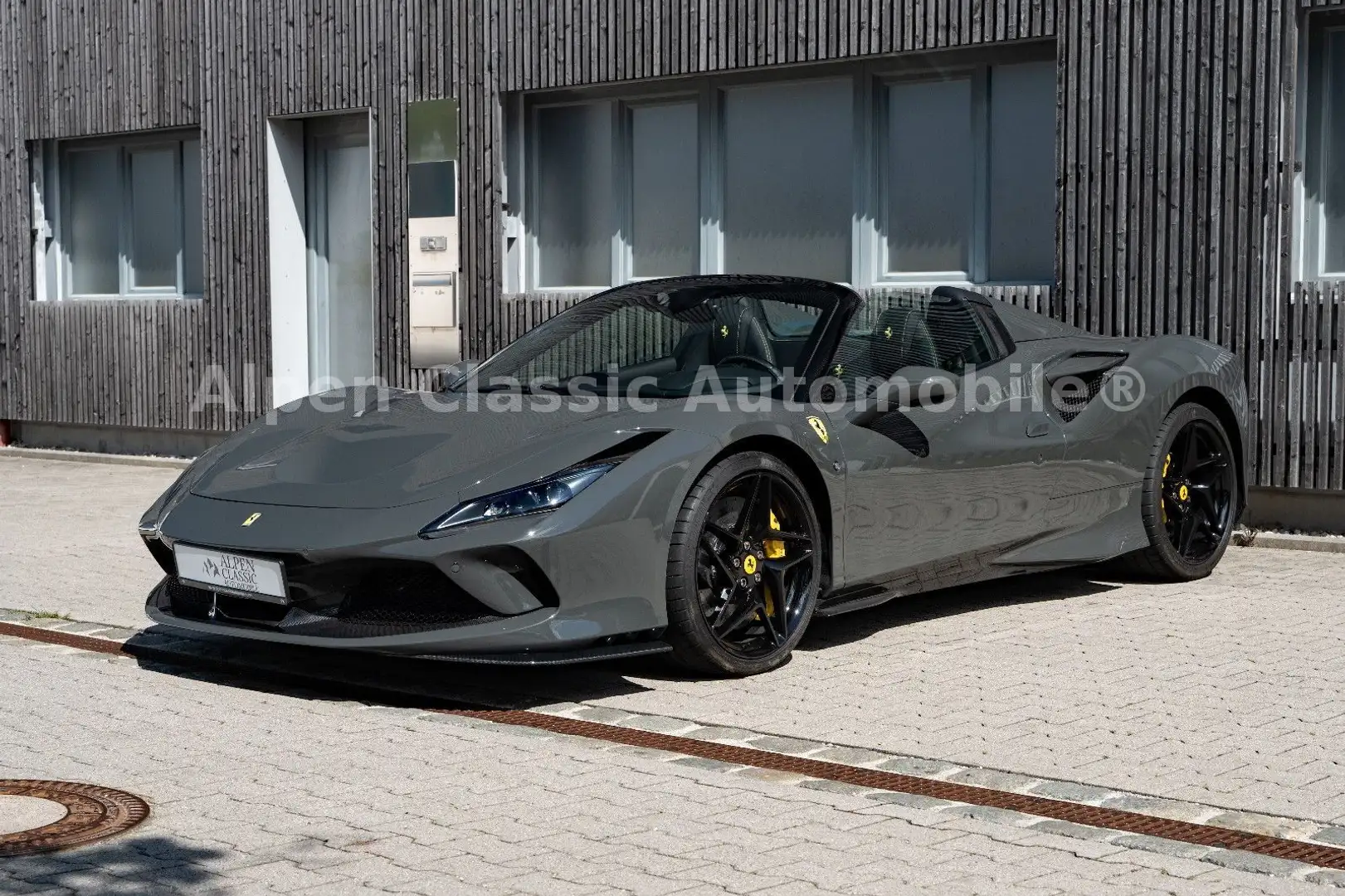 Ferrari F8 Spider Carbon, CarPlay, Lift, Kamera Gris - 1