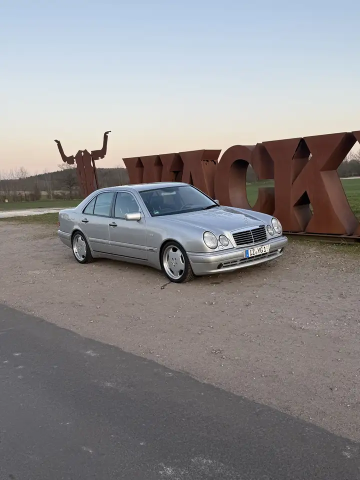 Mercedes-Benz E 55 AMG