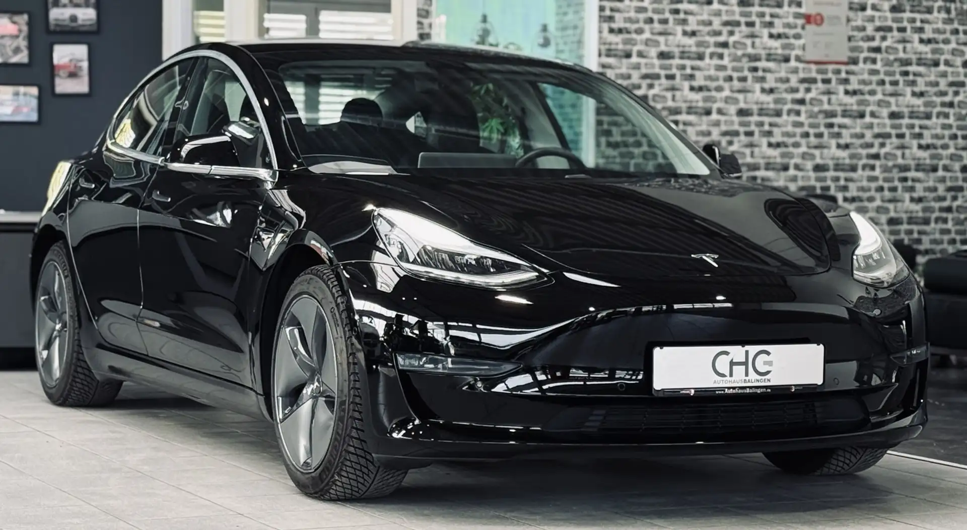 Tesla Model 3 Long Range Dual AWD AHK Schwarz - 1