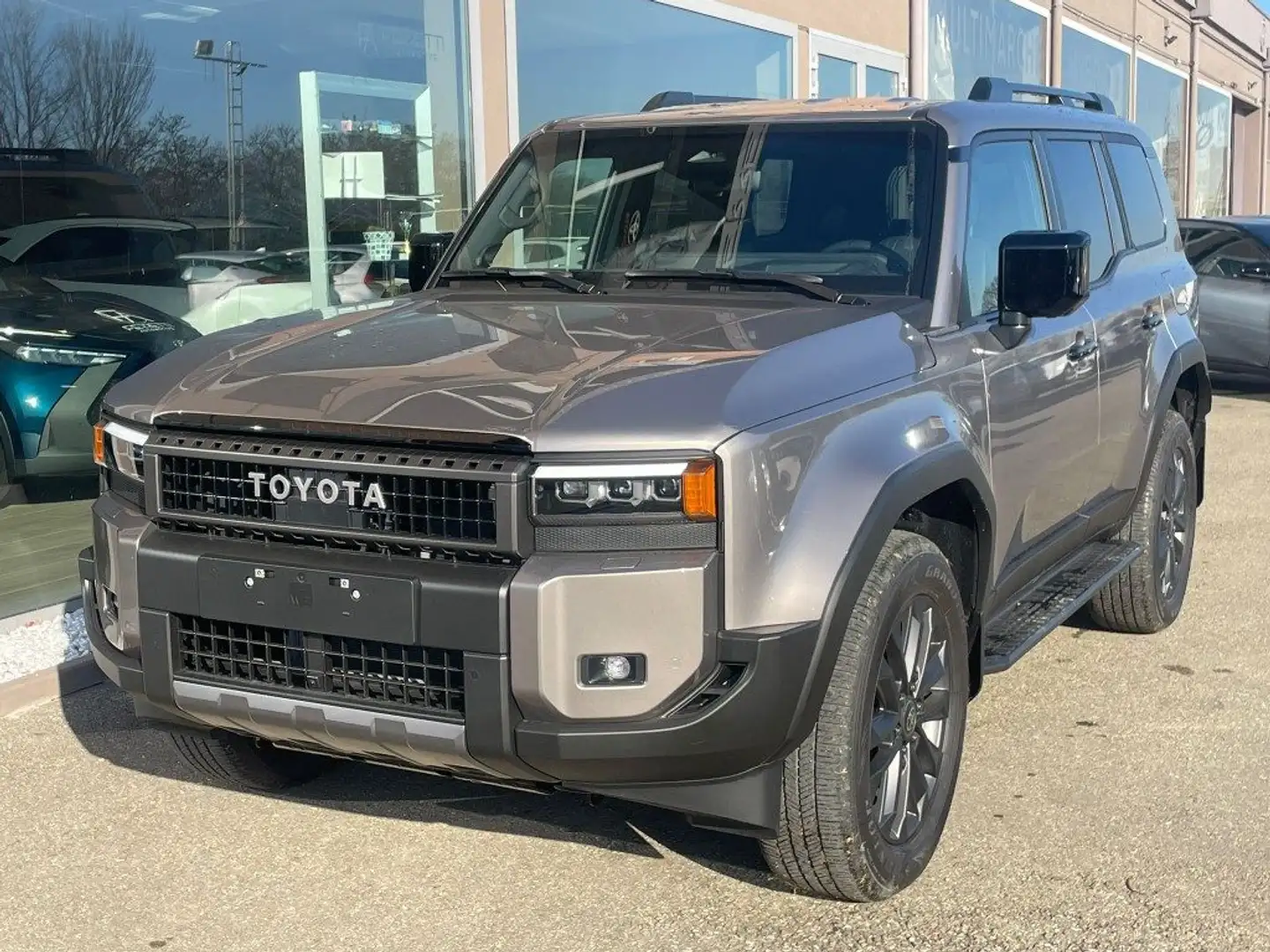 Toyota Land Cruiser 2.8 D4D A/T AWD Adventure Bianco - 2