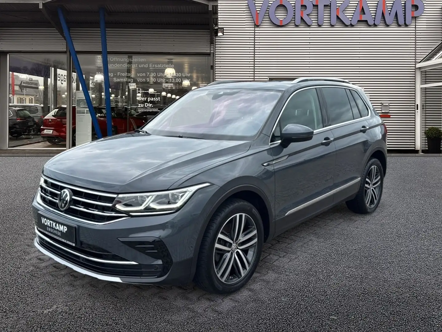 Volkswagen Tiguan Elegance 4Motion AHK/Pano/IQLight/HeadUp Grau - 2