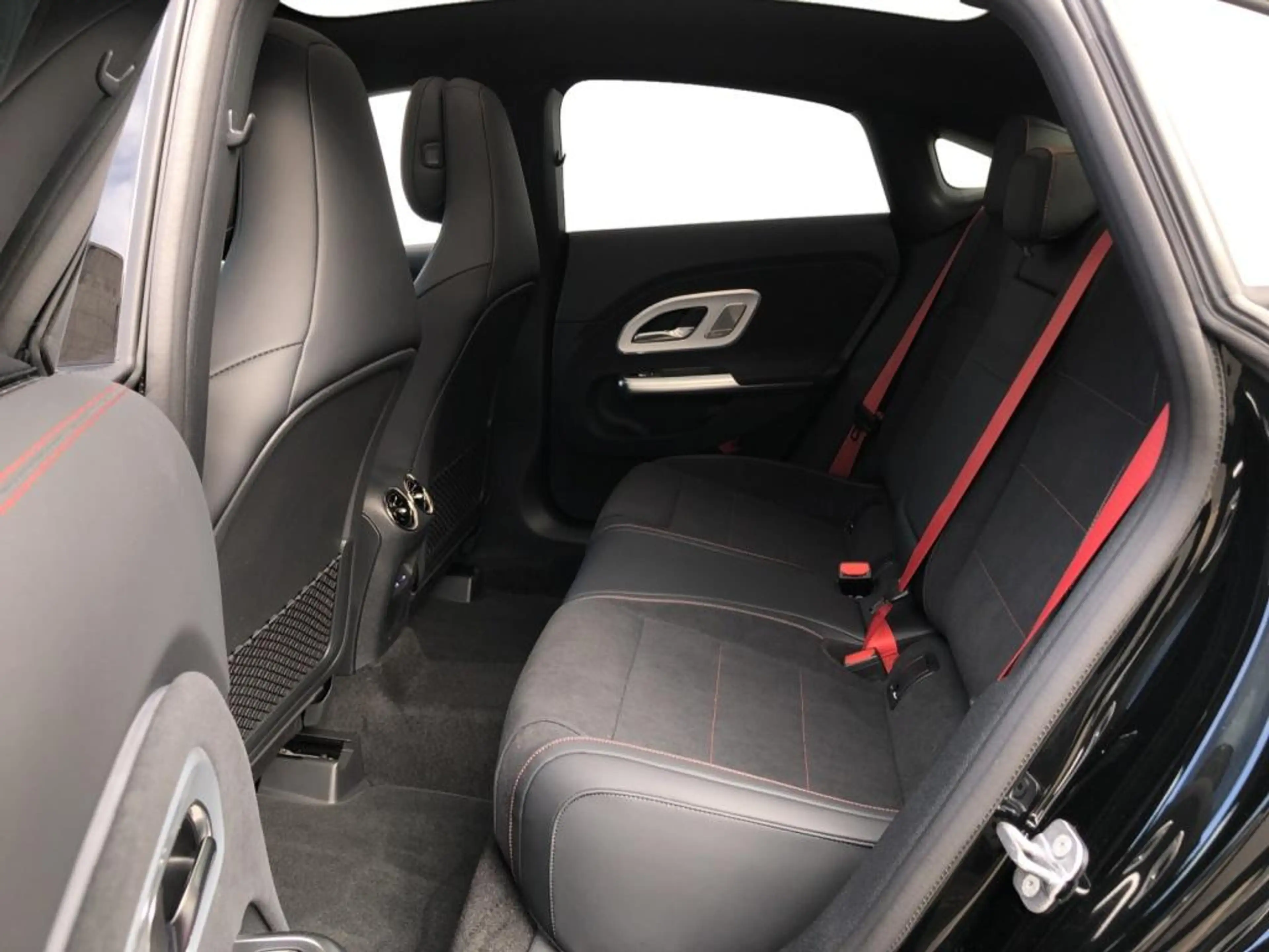 Mercedes-Benz CLA 220 4MATIC AMG+MBUX+Superscreen+Burm+MBeam — photo 8