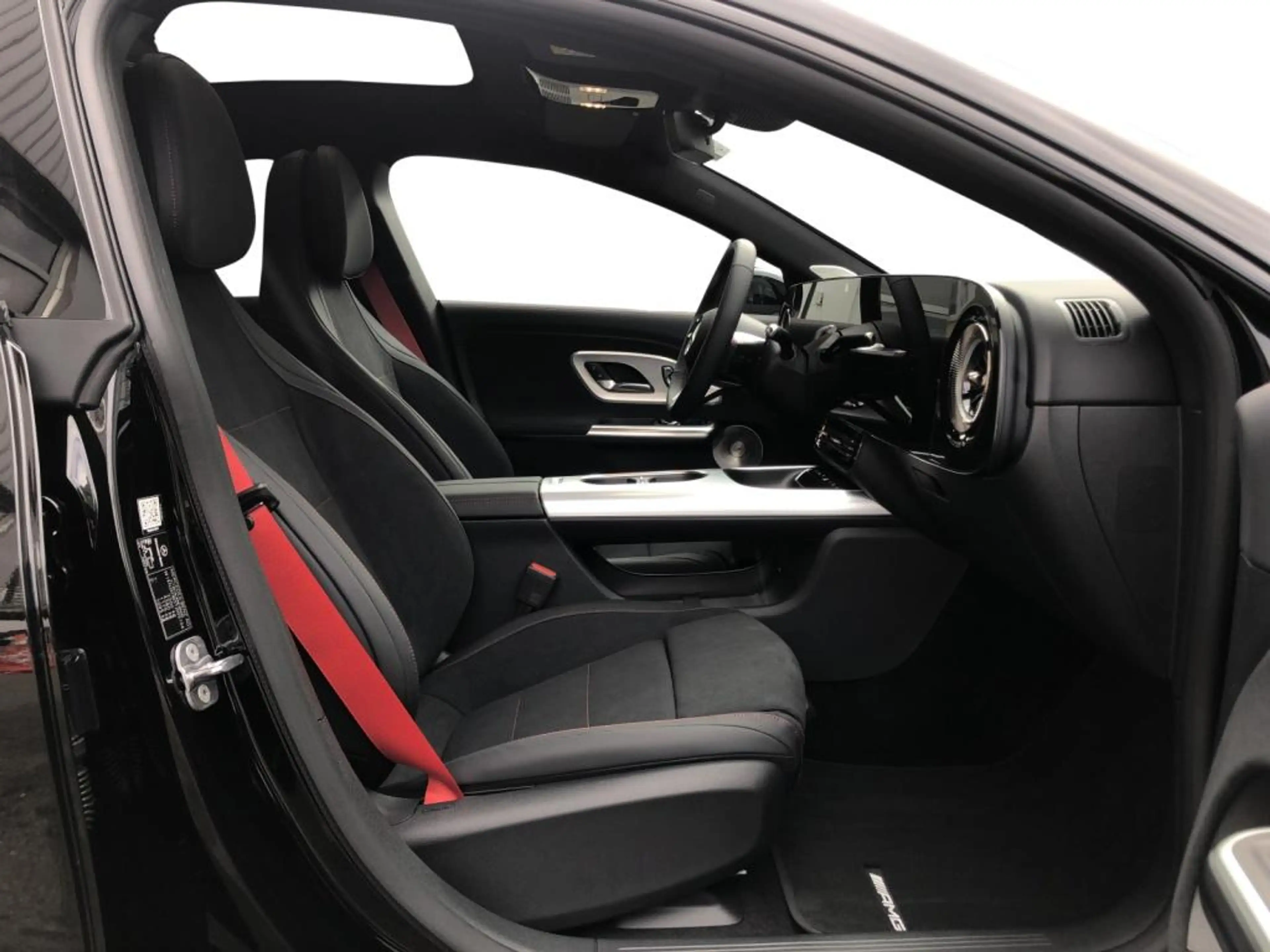 Mercedes-Benz CLA 220 4MATIC AMG+MBUX+Superscreen+Burm+MBeam — photo 4