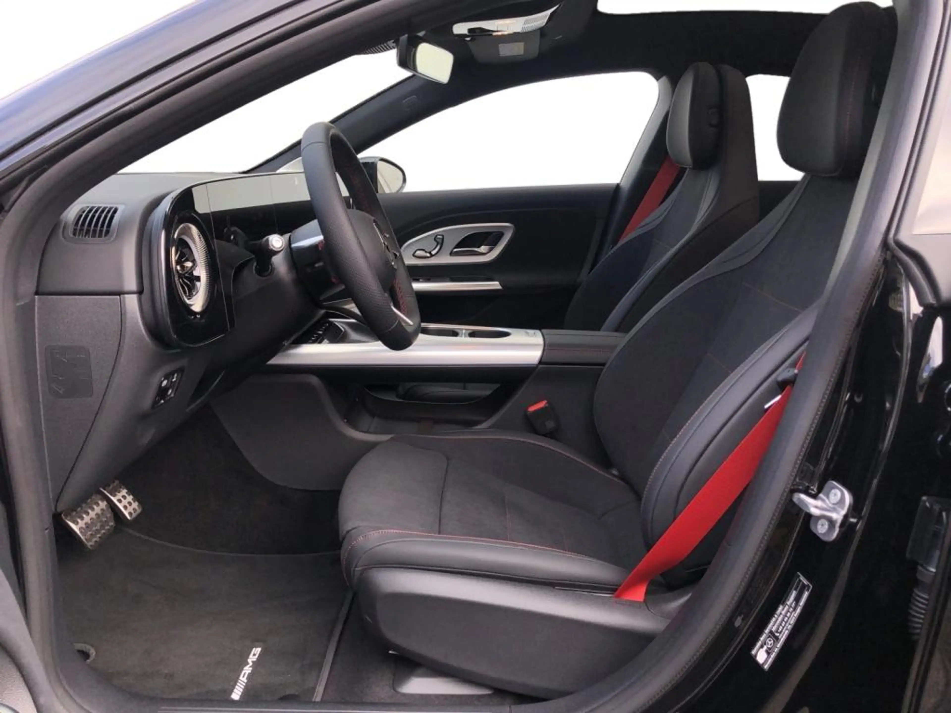 Mercedes-Benz CLA 220 4MATIC AMG+MBUX+Superscreen+Burm+MBeam — photo 6