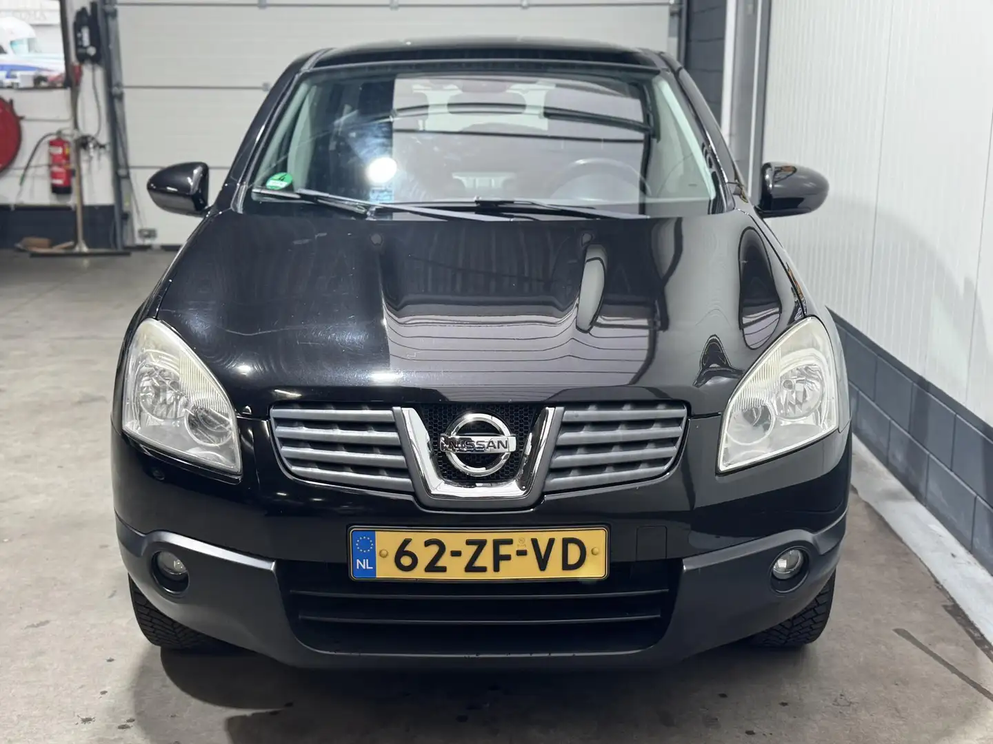 Nissan Qashqai 2.0 Tekna Premium Super netjes crna - 2