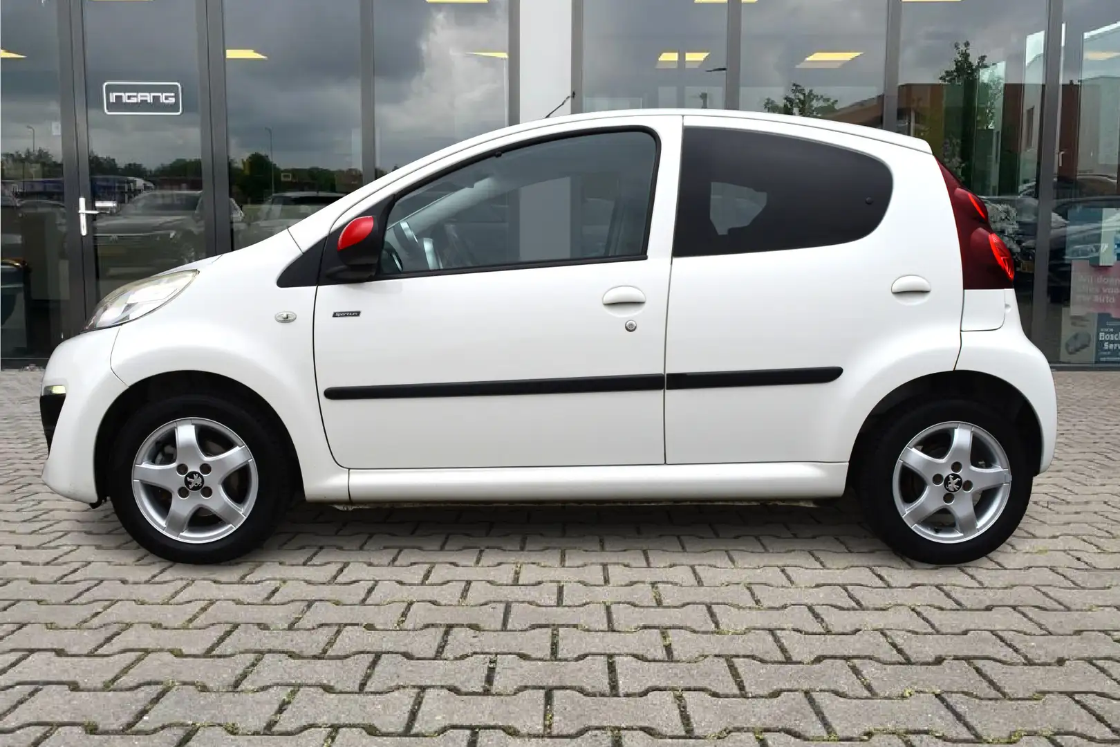 Peugeot 107 1.0 Sportium | Dealer Onderhouden | Airco | Elek. Wit - 2