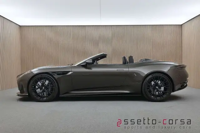 Aston Martin DB12 Volante *B\u0026W*Carbon*Q Paint*980km*Mwst.