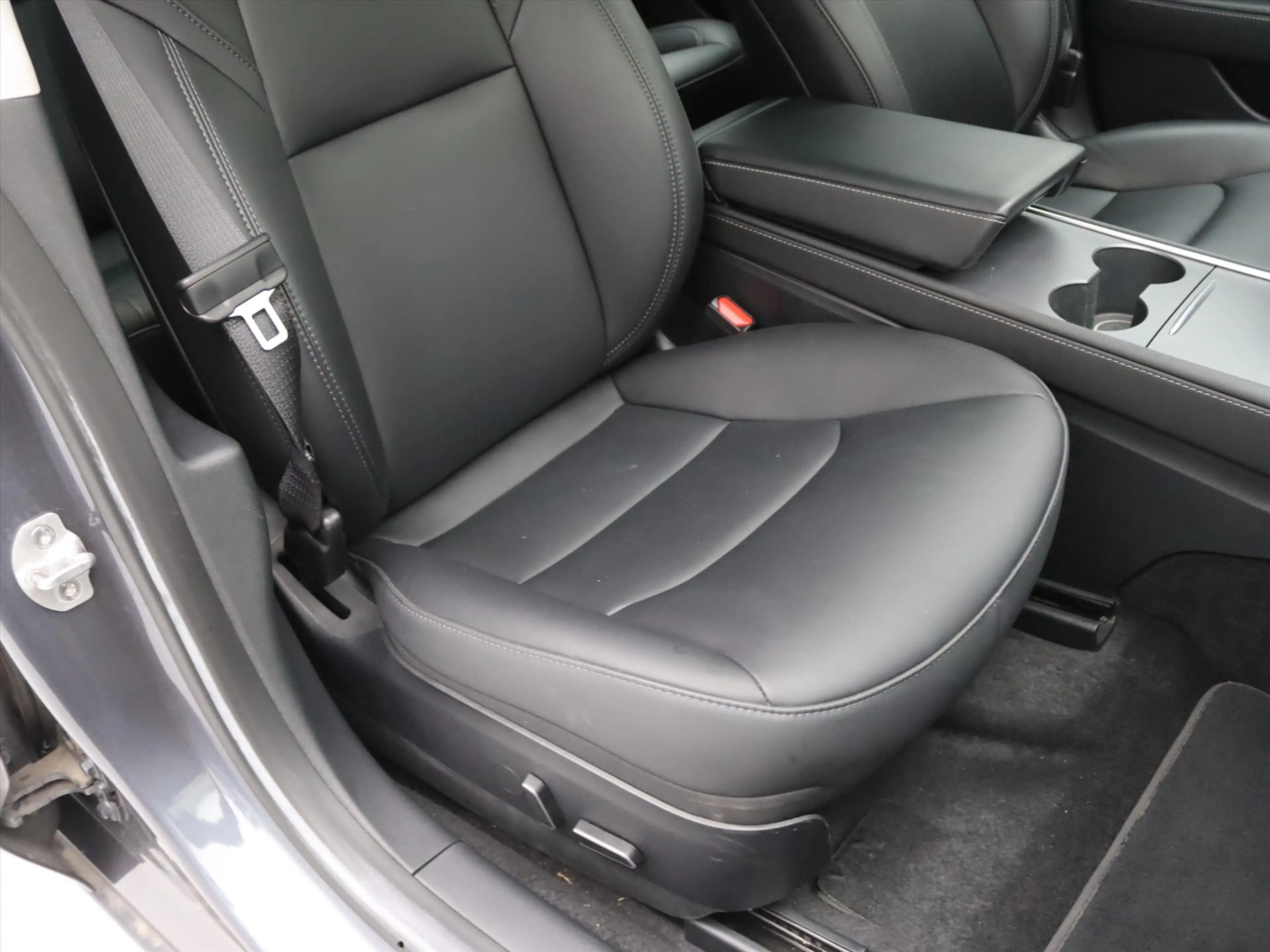 Tesla Model 3 Long Range AWD 75kWh 351pk 94.3% SoH [ AMD RYZEN+A — photo 17