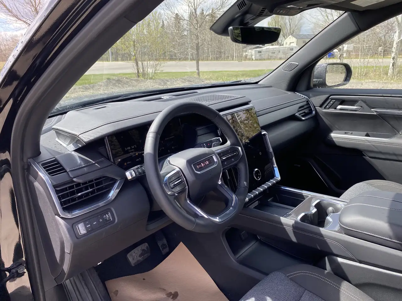 GMC Acadia снимка GMC Acadia