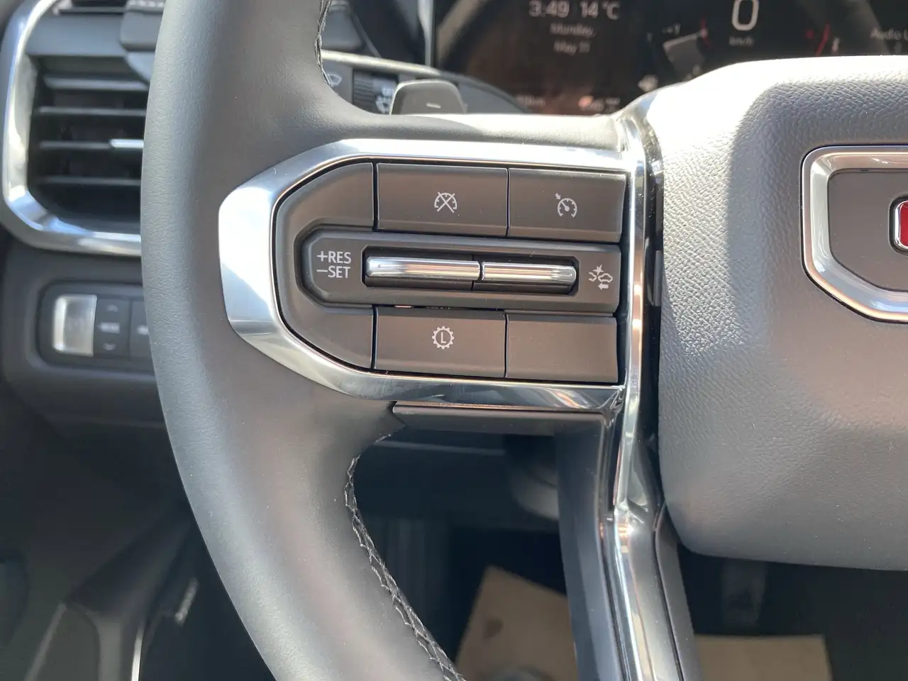 GMC Acadia снимка GMC Acadia