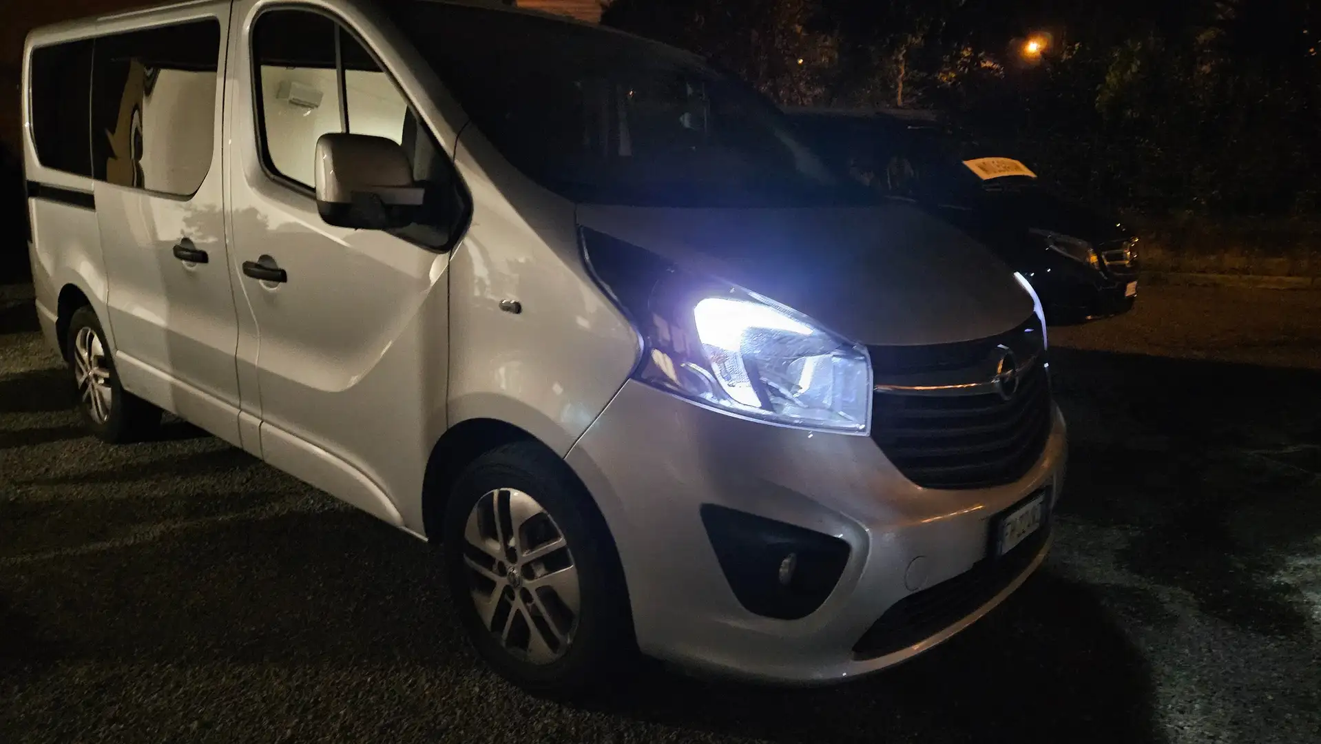 Renault Trafic 1.6 CDTI FULL OPTI 9 P.TI UNICOPRO ECCELLENTI COND Silber - 1