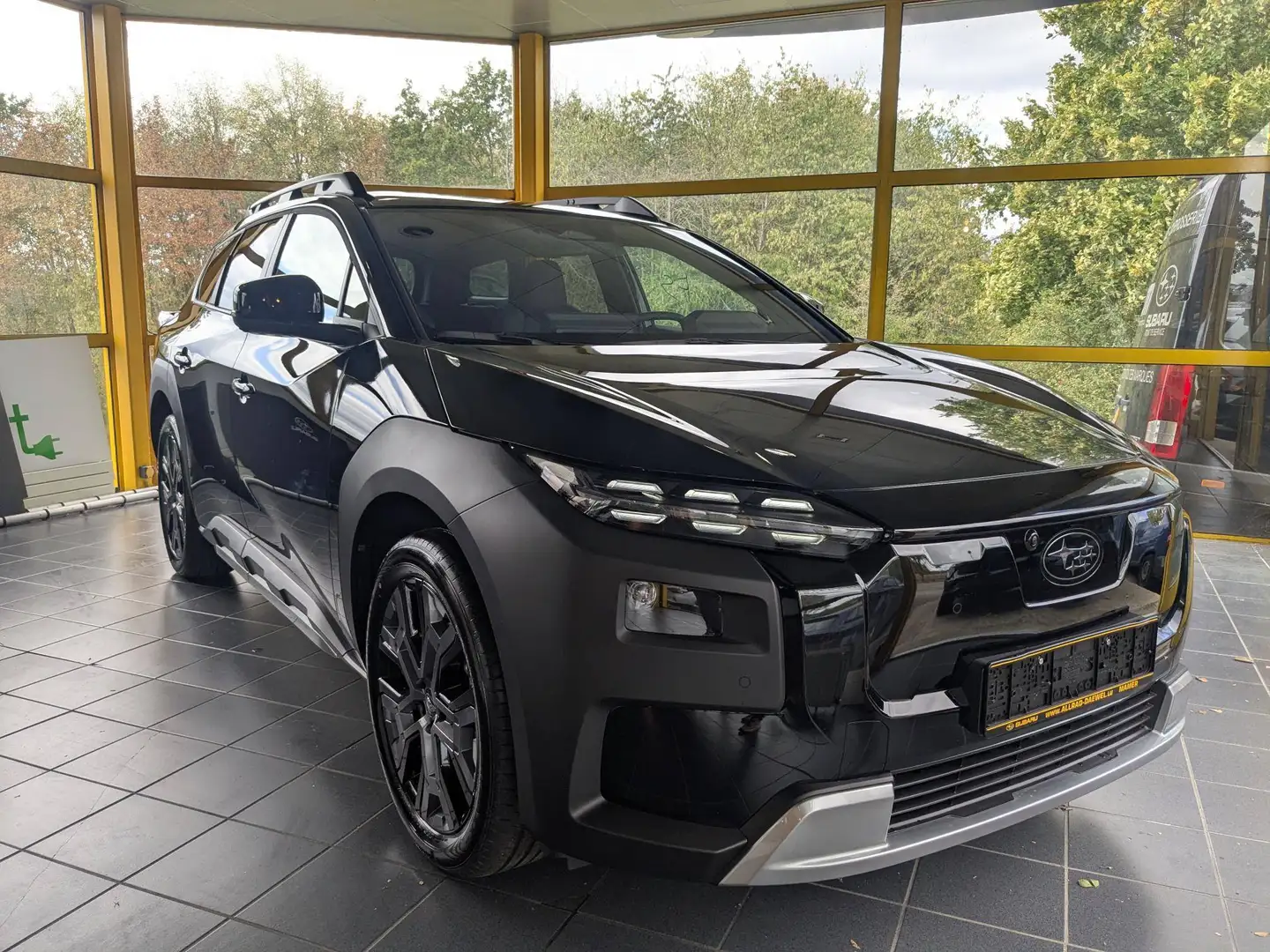 Subaru E-OUTBACK Executive +, Vollausstattung Schwarz - 1
