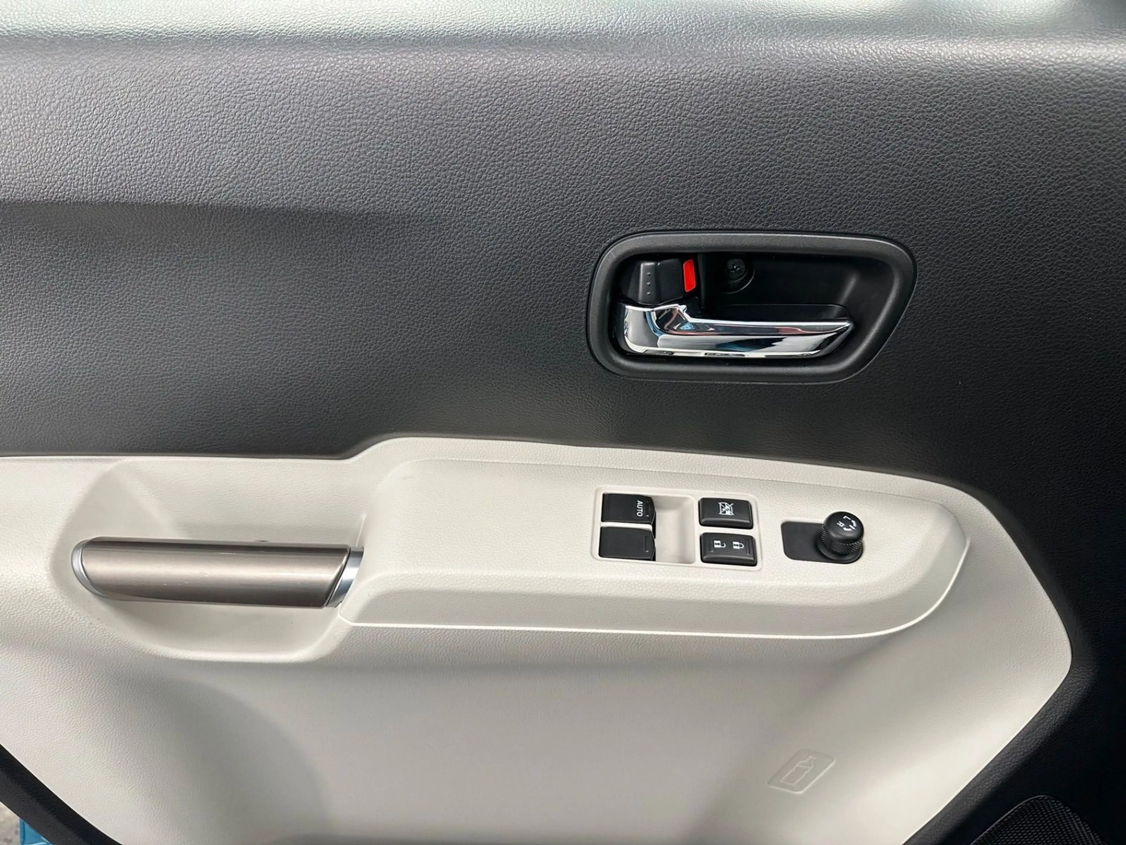 Suzuki Ignis 1.2 — photo 15