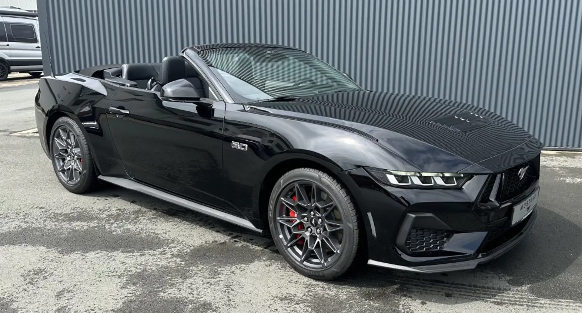 Ford Mustang Convertible 5.0 Ti-VCT V8 GT Schwarz - 2